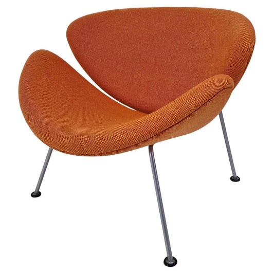 Nieuwe bekleding en zorgvuldig herstel voor deze luchtige designfauteuil